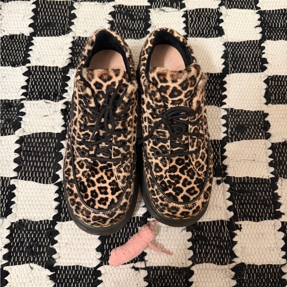 Dr Martens Women's Buzz 5-Eye Leopard Shoes - Picture 2 of 12